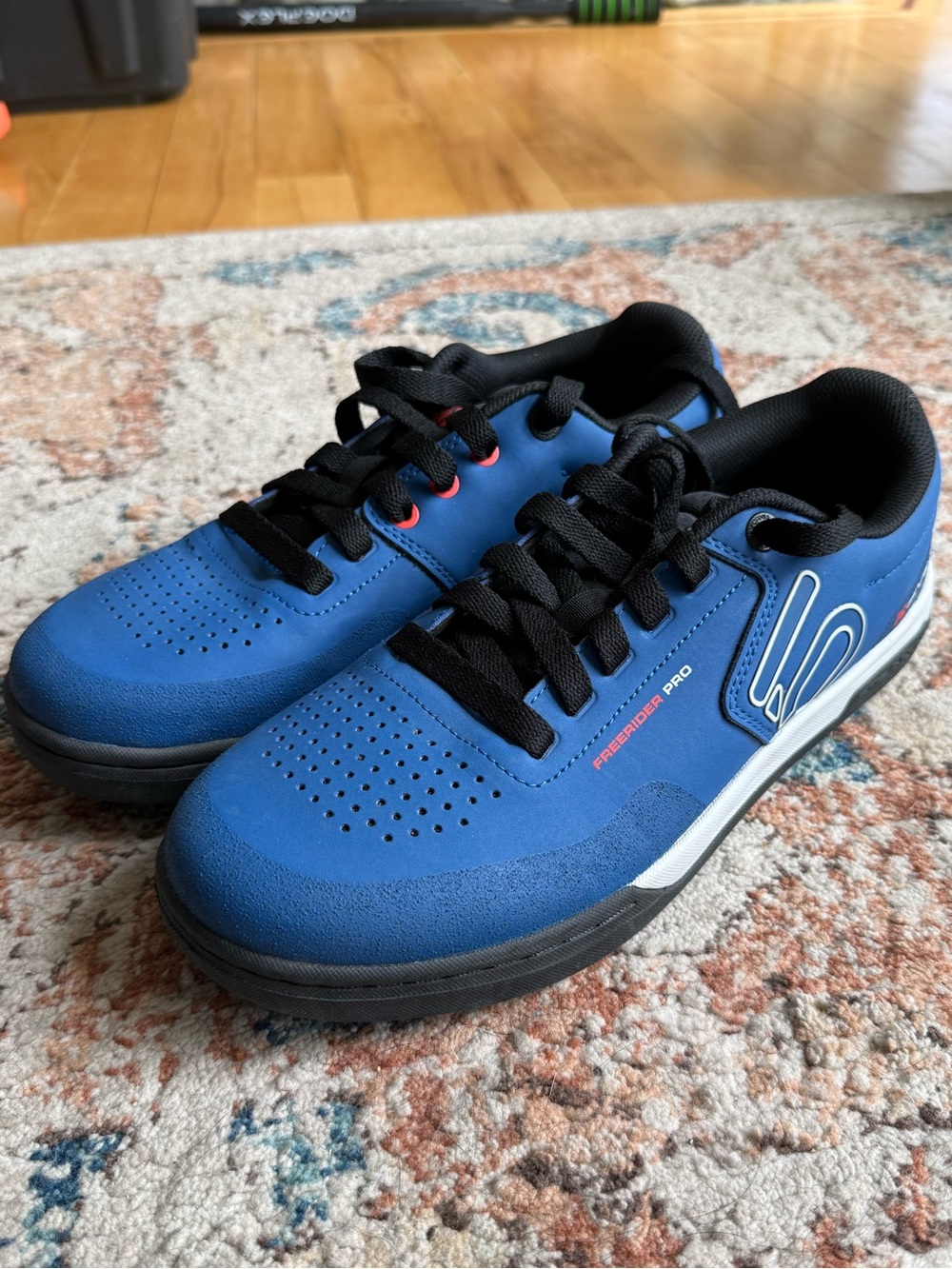 Men's Athletic Mountain Bike Shoes — Blue Freerider Pro Style